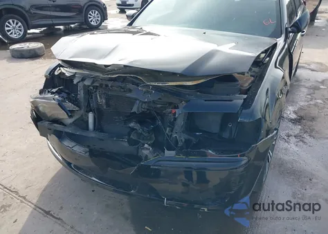 2012 Chrysler 300 S V8 z USA, uszkodzony, nr VIN 2C3CCADT8CH235295